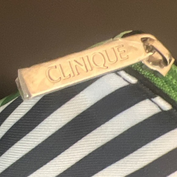 Clinique x Kate Spade Cosmetic Pouch - Picture 6 of 6